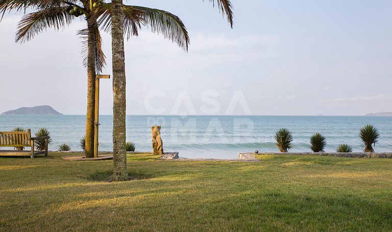 Mansão, estilo balinês, sete suítes, pé na areia, praia rasa