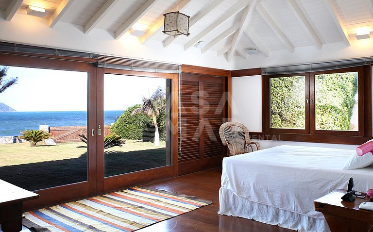 Casa frente mar, seis suítes, pé na areia, praia rasa