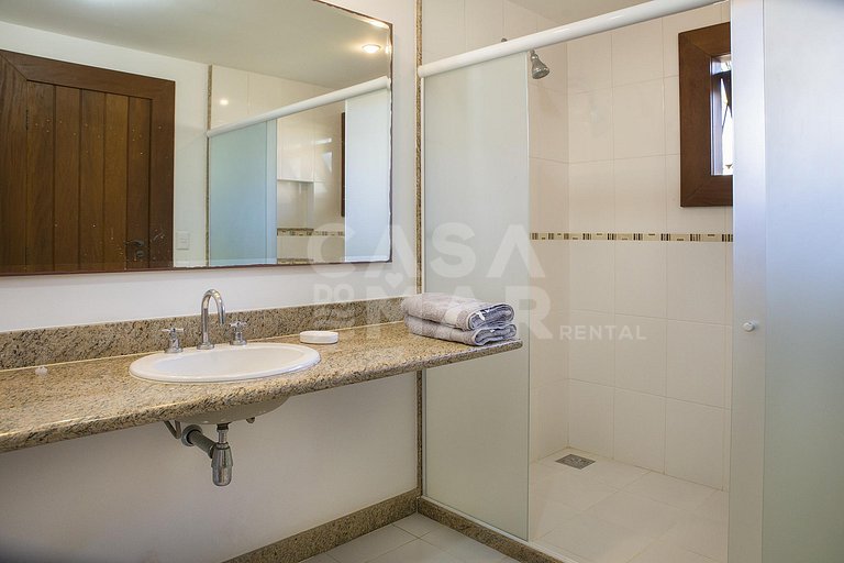 Beautiful house with six suites, standing on the sand of Pra