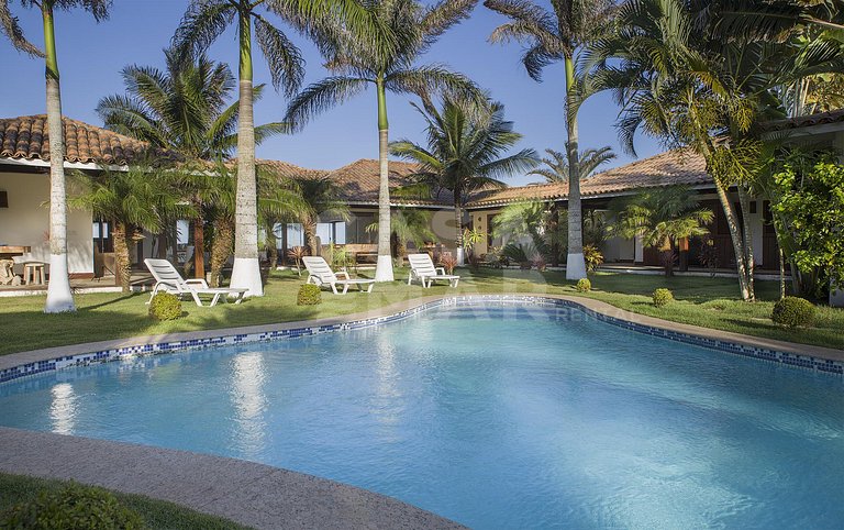 Casa frente mar, seis suítes, pé na areia, praia rasa