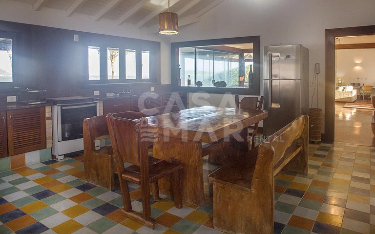 Beautiful house with six suites, standing on the sand of Pra