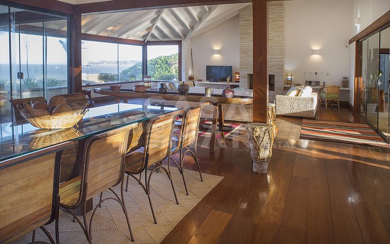 Beautiful house with six suites, standing on the sand of Pra