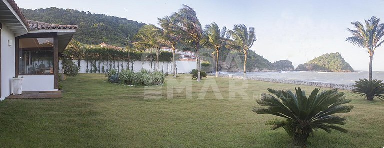 Casa frente mar, seis suítes, pé na areia, praia rasa