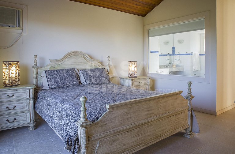 Beautiful house with 6 bedrooms, located in Ferradura