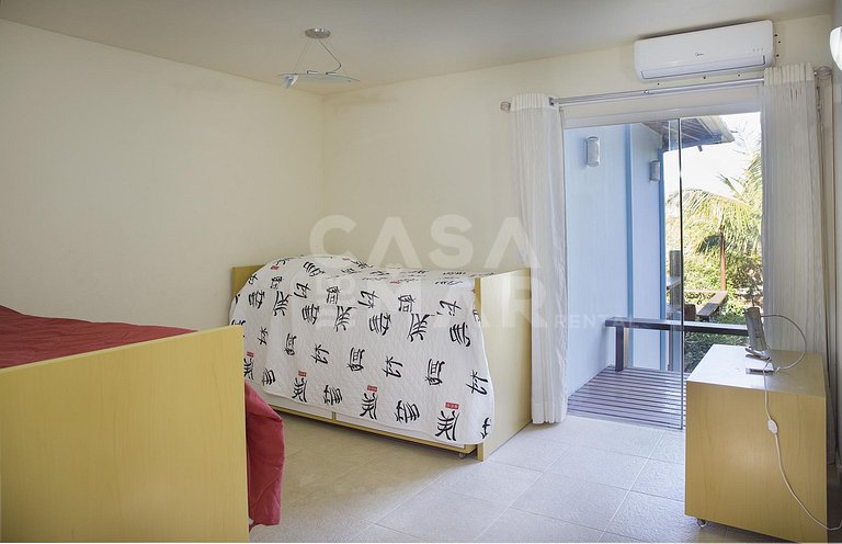 Linda casa com 6 quartos, localizada na Ferradura