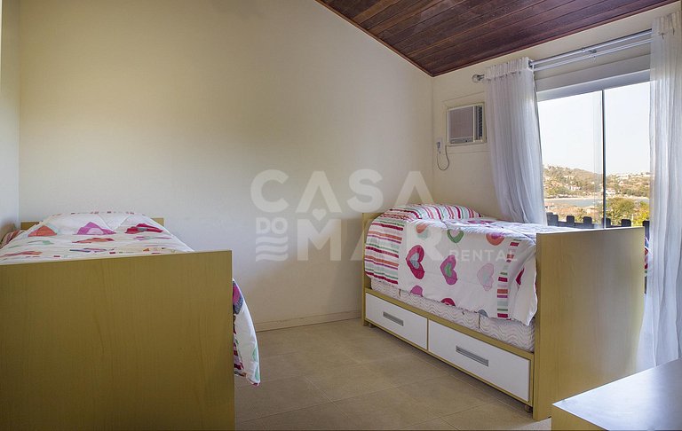 Linda casa com 6 quartos, localizada na Ferradura