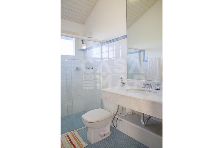 Beautiful house with 6 bedrooms, located in Ferradura