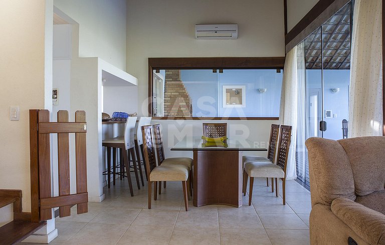 Linda casa com 6 quartos, localizada na Ferradura