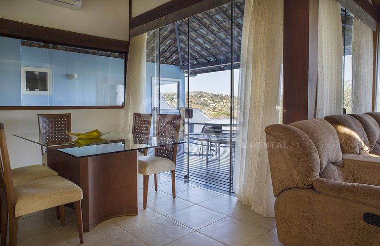 Linda casa com 6 quartos, localizada na Ferradura