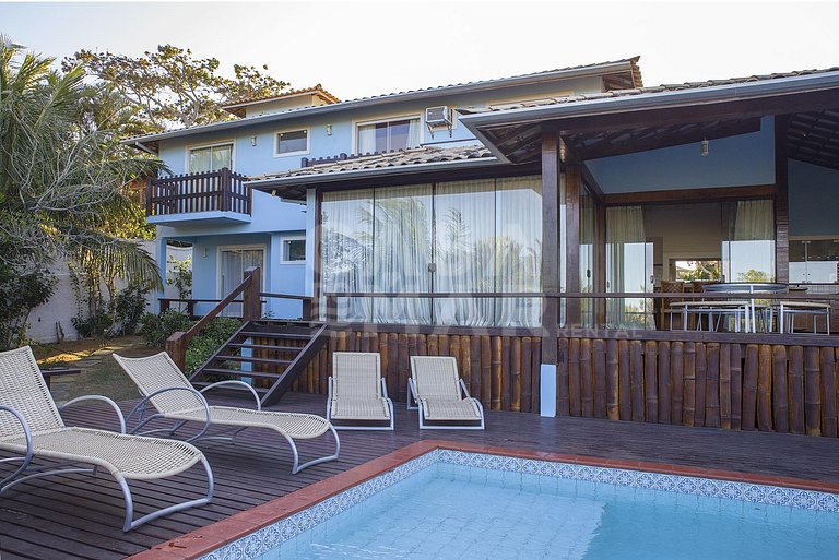 Beautiful house with 6 bedrooms, located in Ferradura