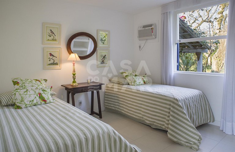 Beautiful Villa with twelve suites, standing on the sand of