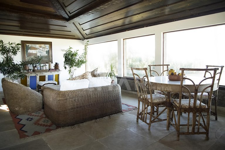 Beautiful house with five suites, on the sand of Praia Rasa