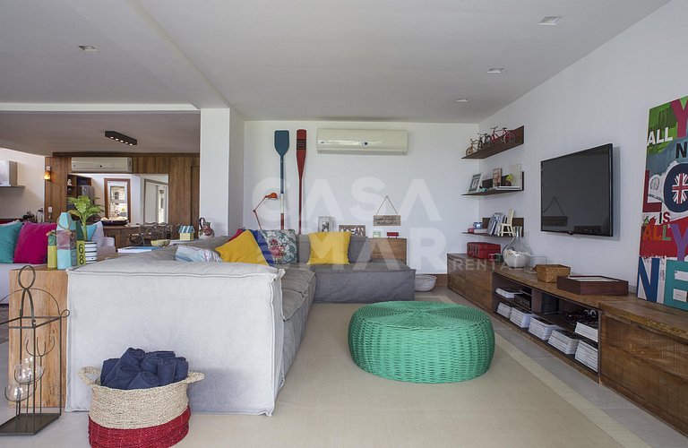 Linda casa em condomínio, pé na areia de Manguinhos