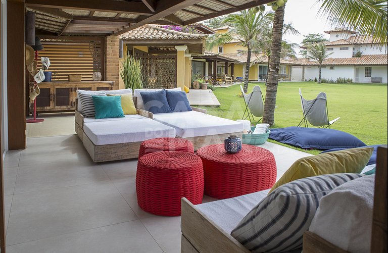 Linda casa em condomínio, pé na areia de Manguinhos