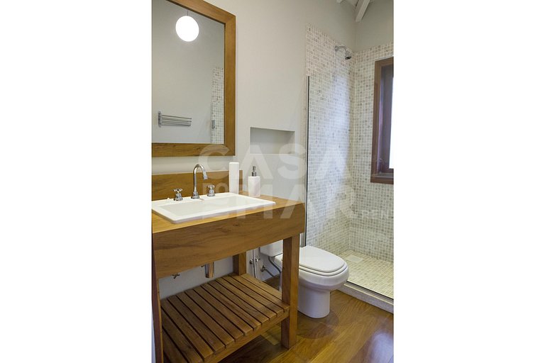 Espetacular casa com cinco suítes, com vista privilegiada pa