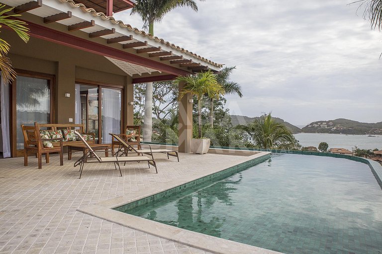 Espetacular casa com cinco suítes, com vista privilegiada pa