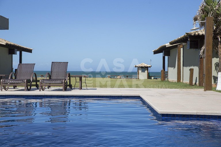 Beautiful house with four bedrooms, in a condominium, facing