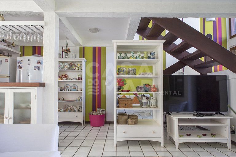 Beautiful house with four bedrooms, in a condominium, facing