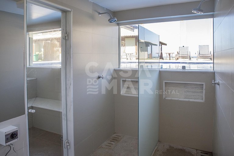 Linda casa com quatro quartos, em condomínio, de frente para