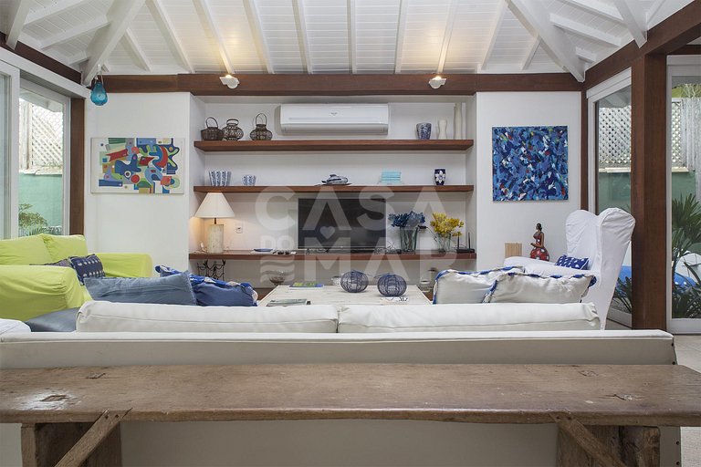 Beautiful house with four suites in Condomínio das Velas, lo