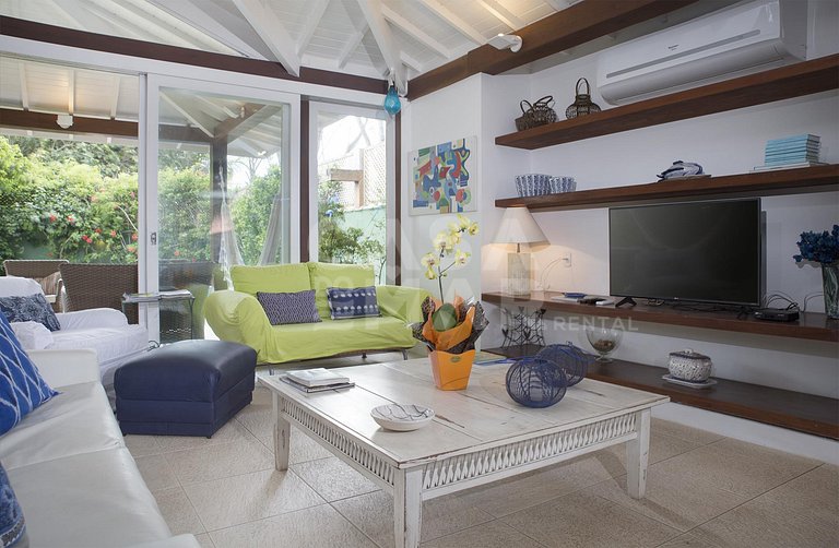 Beautiful house with four suites in Condomínio das Velas, lo