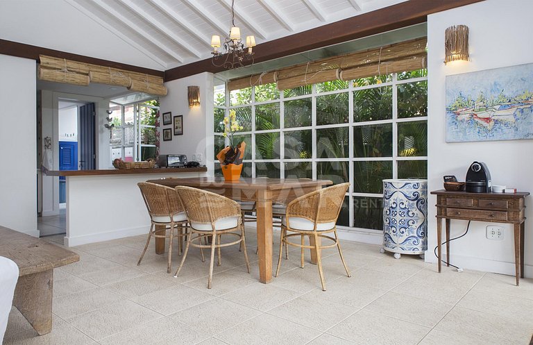 Beautiful house with four suites in Condomínio das Velas, lo