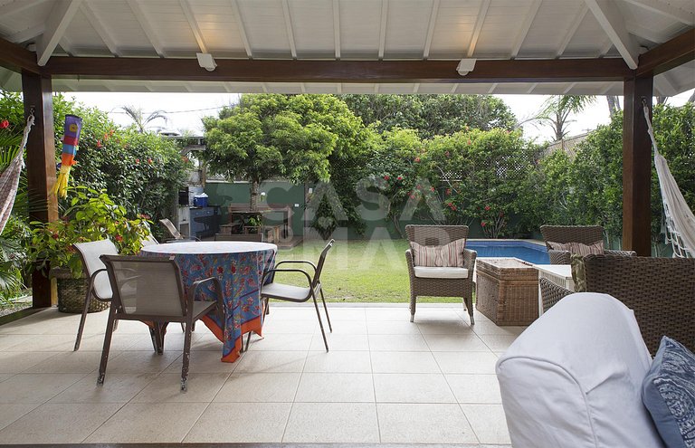 Beautiful house with four suites in Condomínio das Velas, lo