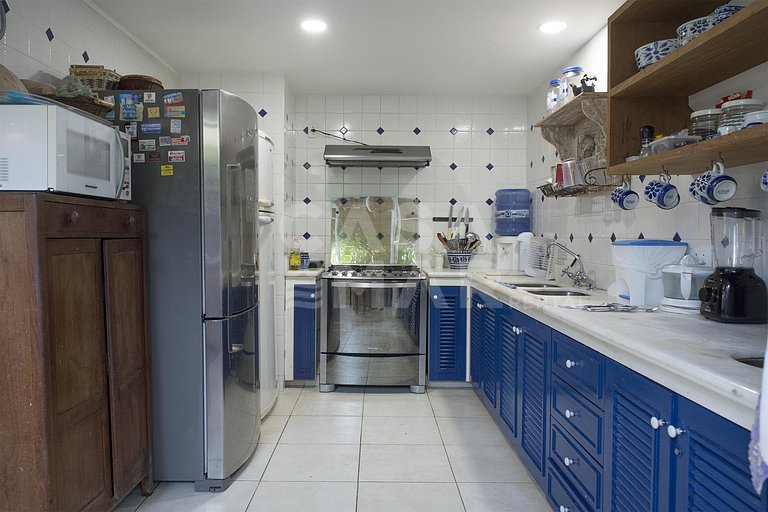 casa com quatro suítes, condomínio, frente mar, piscina