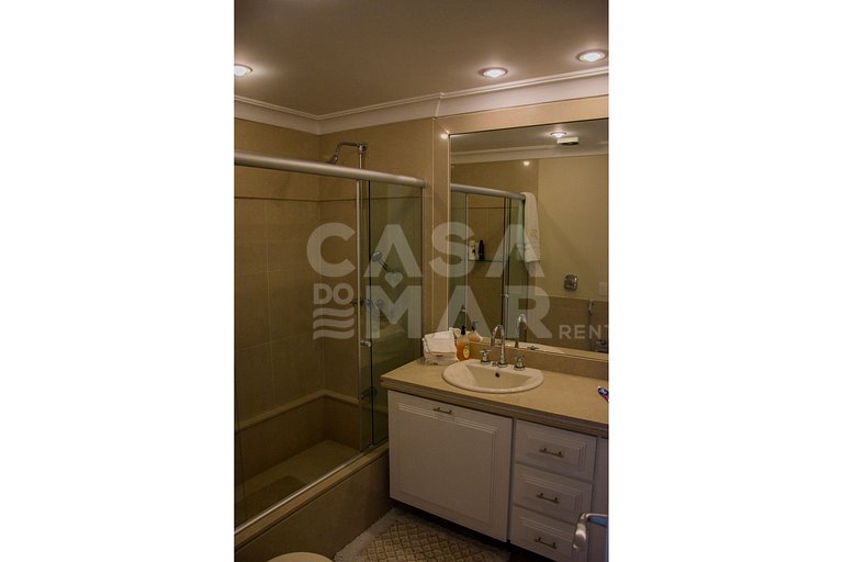 Beautiful villa with exclusive beach, seven suites in a cond