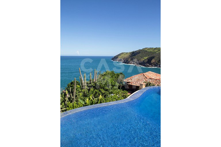 Beautiful house, on the coast of Ferradura, with spectacular
