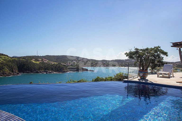 Linda casa, no costão da Ferradura, com vista espetacular