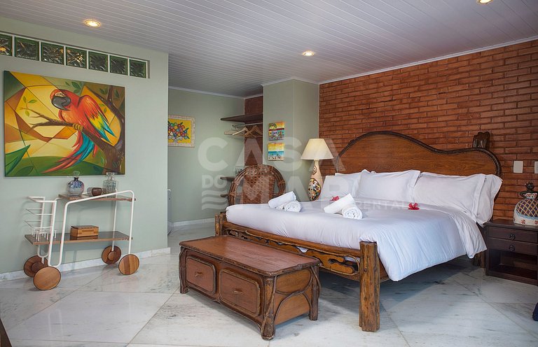 Linda casa, no costão da Ferradura, com vista espetacular