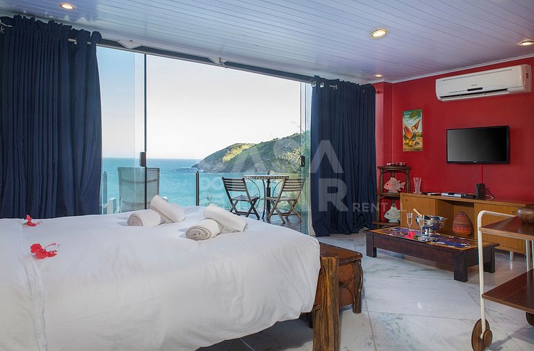 Linda casa, no costão da Ferradura, com vista espetacular