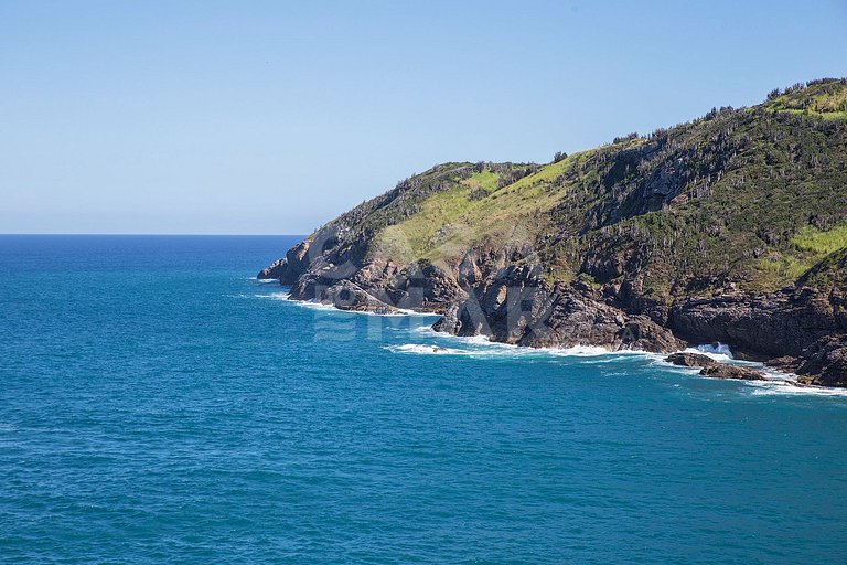 Beautiful house, on the coast of Ferradura, with spectacular
