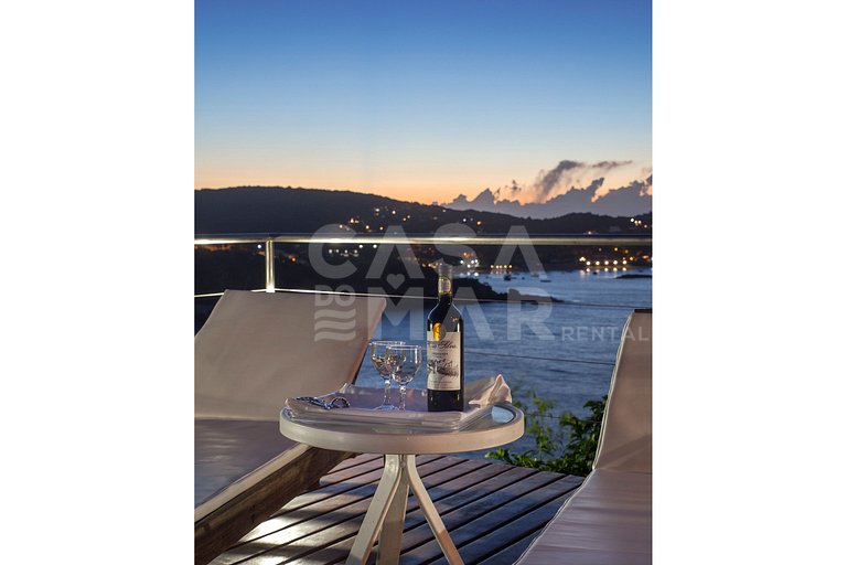 Beautiful house, on the coast of Ferradura, with spectacular