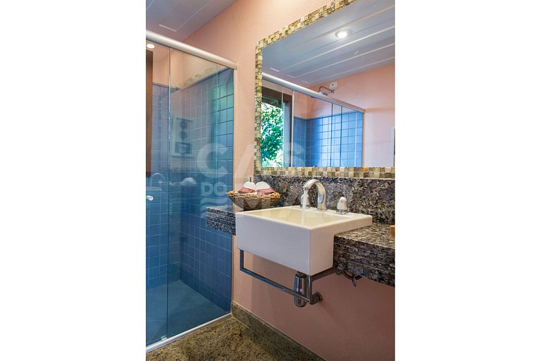 Beautiful house, on the coast of Ferradura, with spectacular