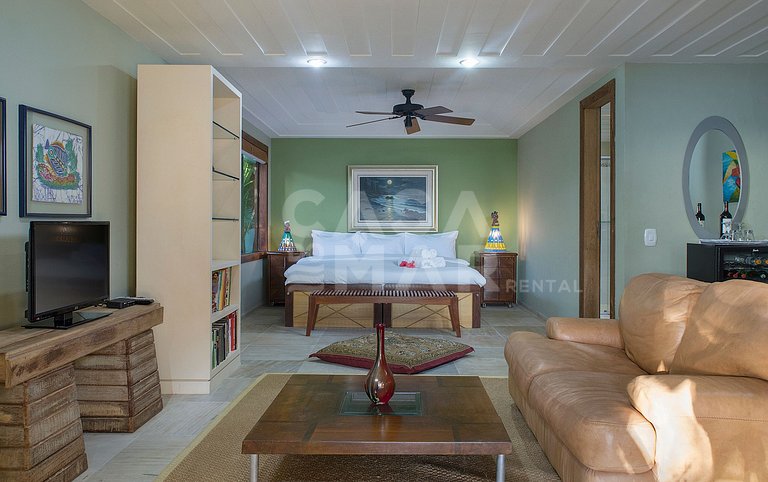 Beautiful house, on the coast of Ferradura, with spectacular