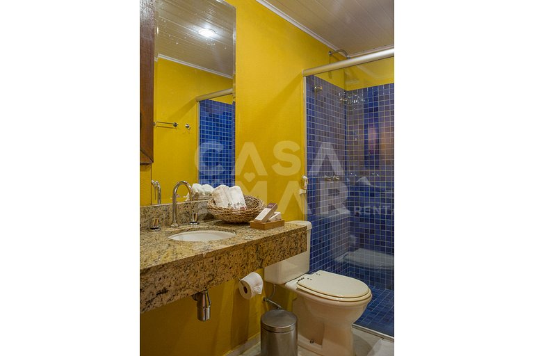Linda casa, no costão da Ferradura, com vista espetacular