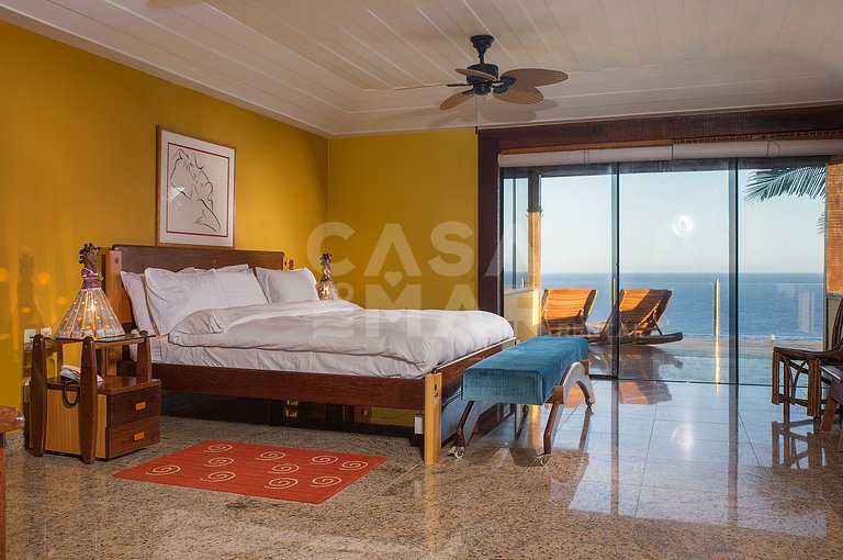 Linda casa, no costão da Ferradura, com vista espetacular