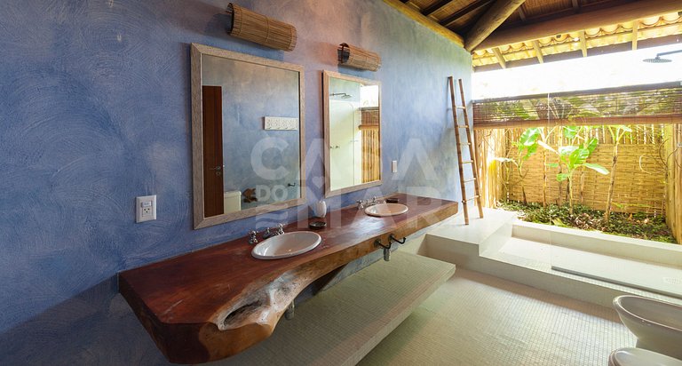 Linda casa com quatro suítes completíssima, em condomínio pr
