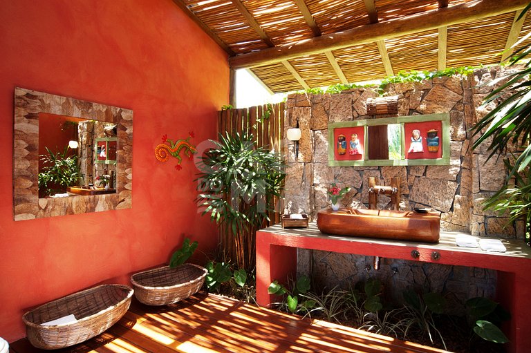 Linda casa com quatro suítes completíssima, em condomínio pr