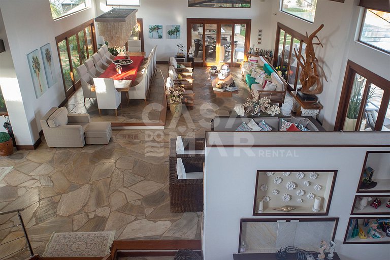Beautiful Villa with nine large suites, standing on the sand