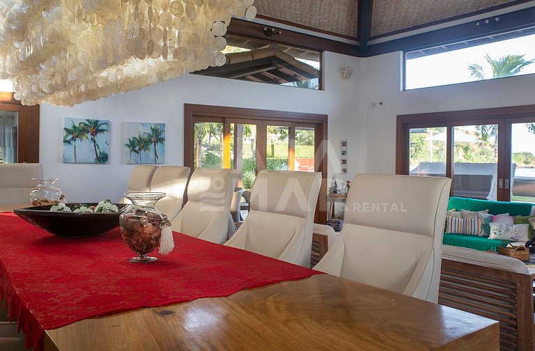 Beautiful Villa with nine large suites, standing on the sand