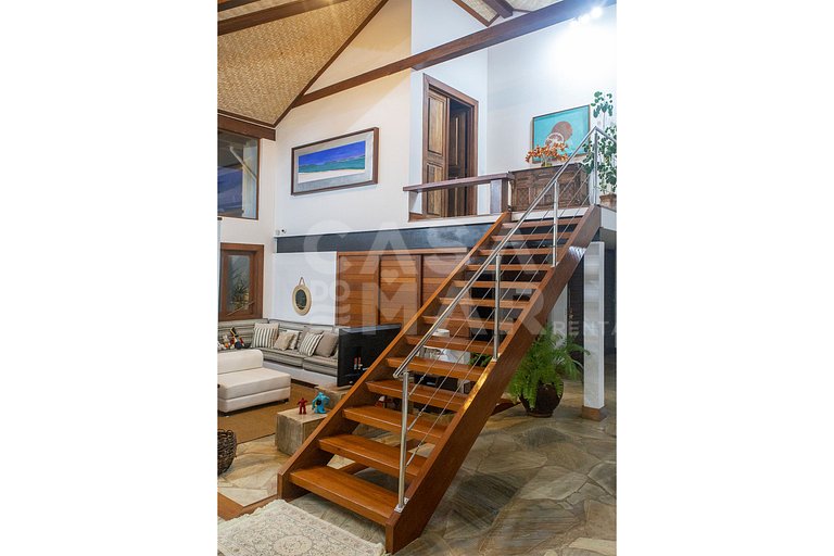 Beautiful Villa with nine large suites, standing on the sand