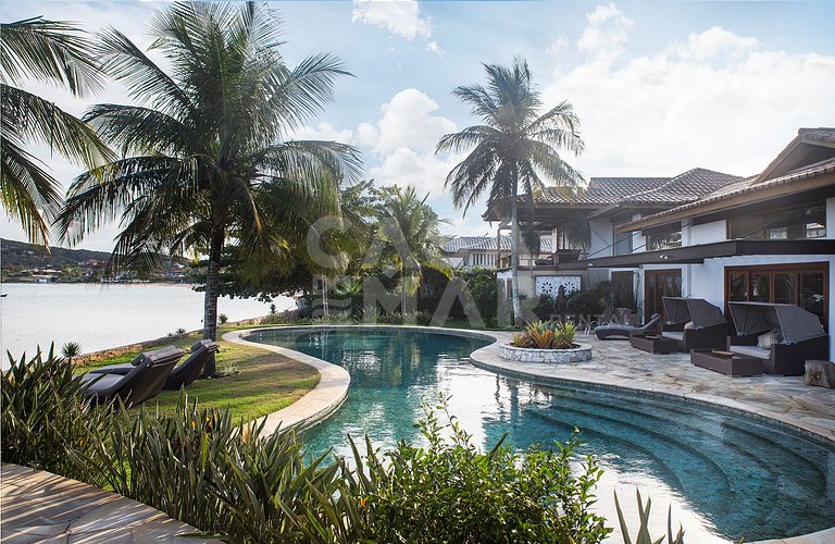 Beautiful Villa with nine large suites, standing on the sand