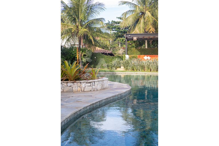 Beautiful Villa with nine large suites, standing on the sand