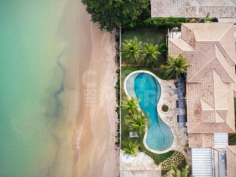 Beautiful Villa with nine large suites, standing on the sand