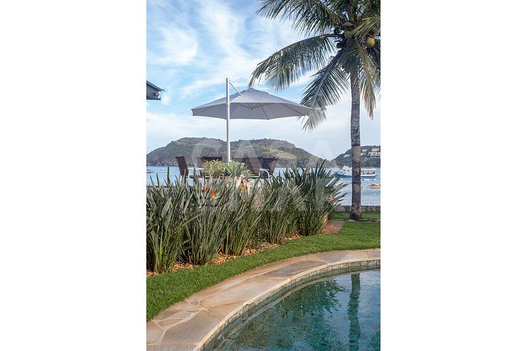 Villa, 9 suítes, pé na areia, praia da ferradura, Ferradura