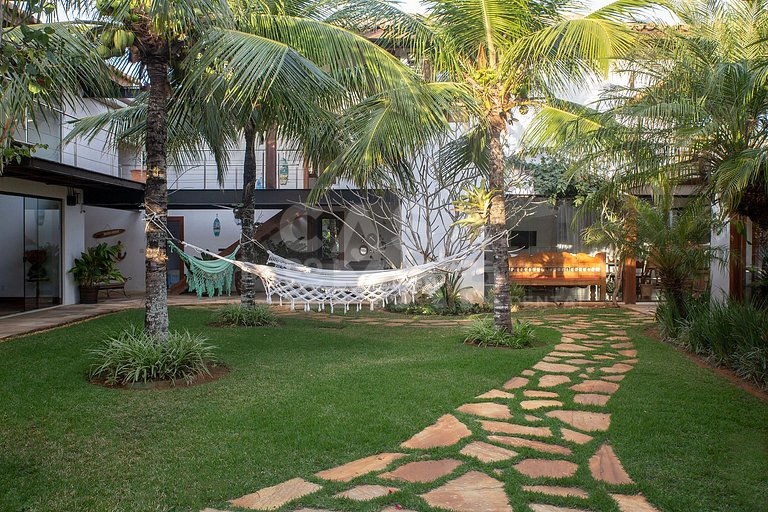 Beautiful Villa with nine large suites, standing on the sand