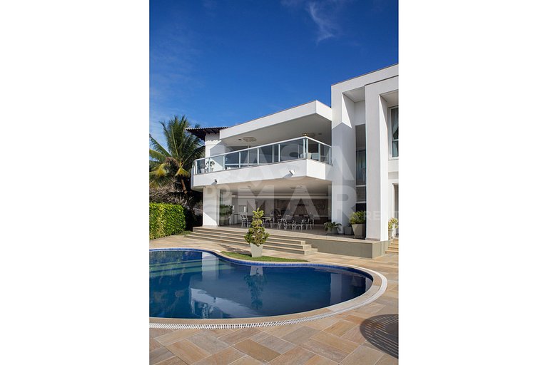 Casa com cinco suítes, em Geribá, em condomínio